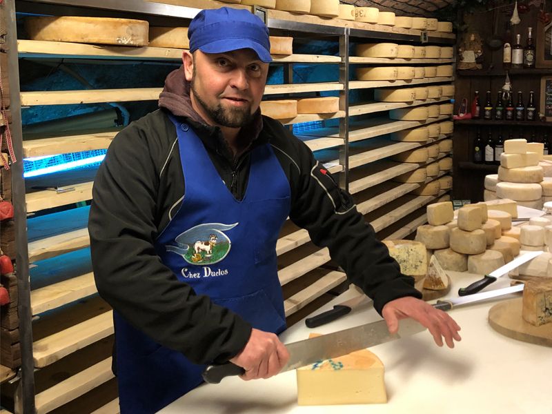 Azienda chez duclos-formaggi e staff